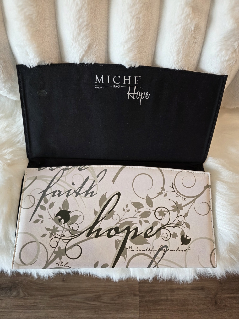 MICHE Hope Shell - Picture 1 of 8